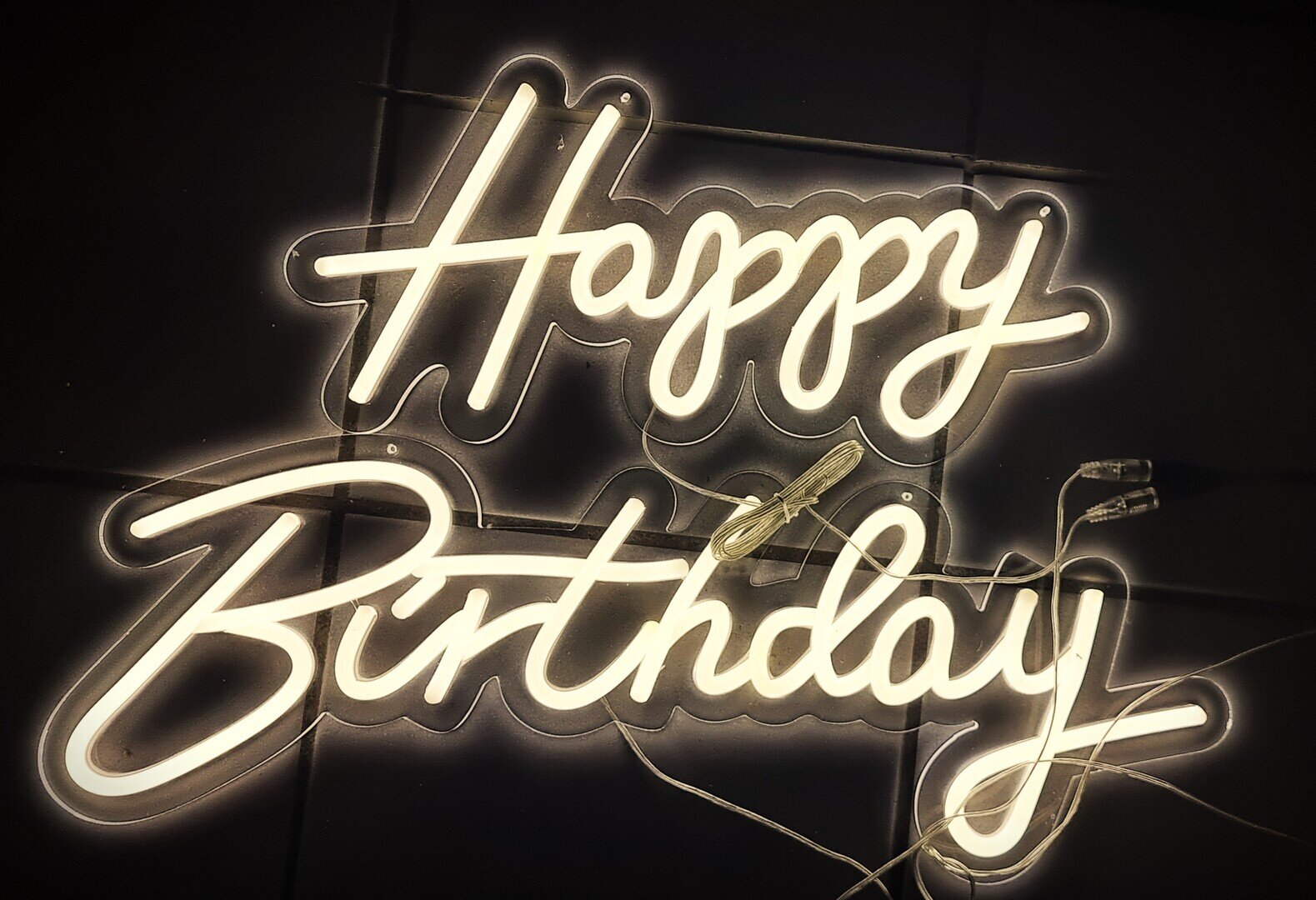 Schriftzug "Happy Birthday" #MIETE#