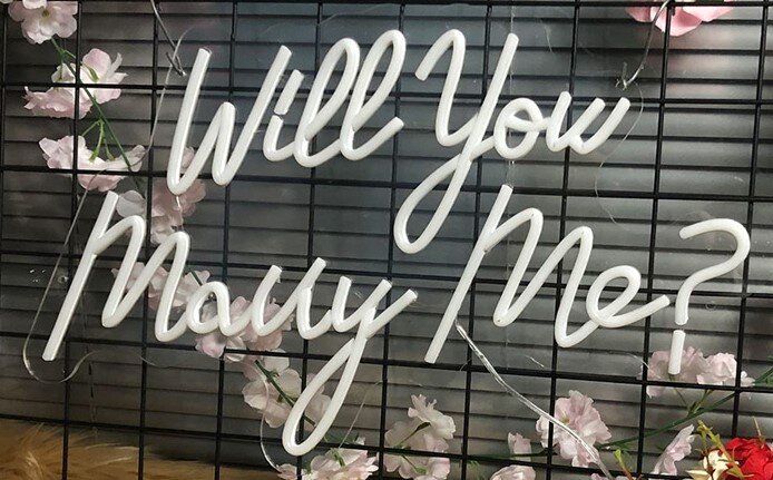 Schriftzug "Will You Marry Me" in Weiss #MIETE#