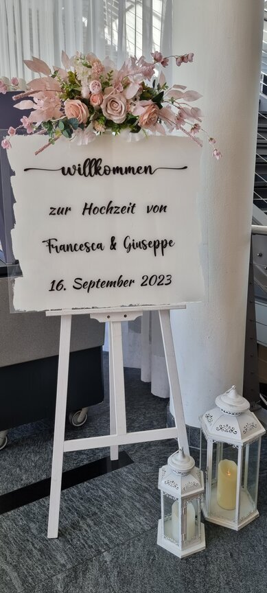 OA-EB02 Willkommensschild Acryl in Weiss #ONLINE-OFFERTE#