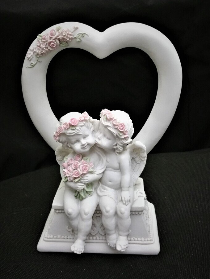 Romantische Porzellanfigur "Engelpaar im Herz" #MIETE#
