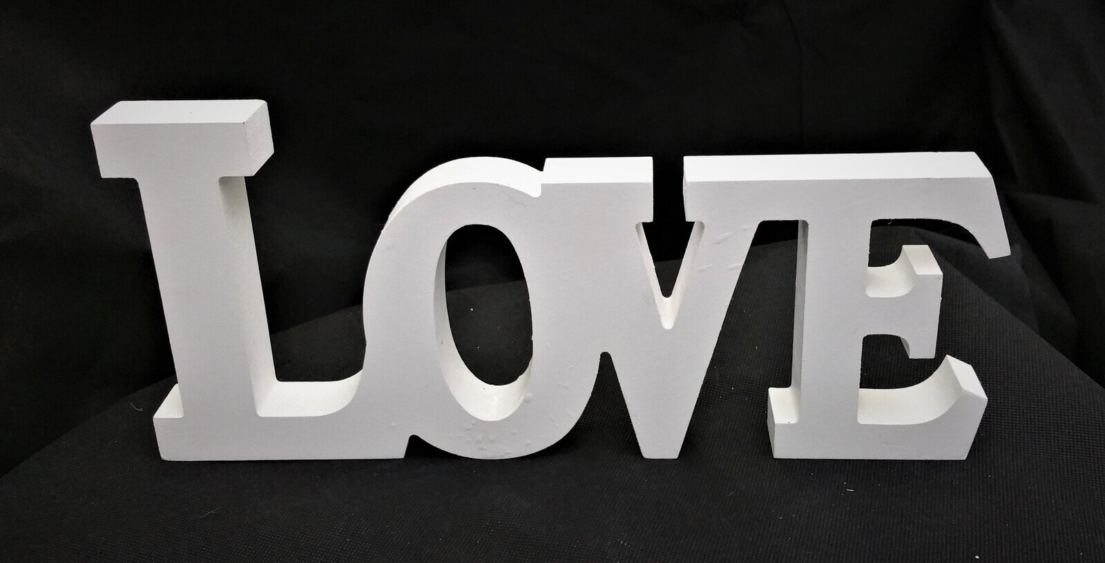 "LOVE" Schrift aus Holz in Weiss #MIETE#