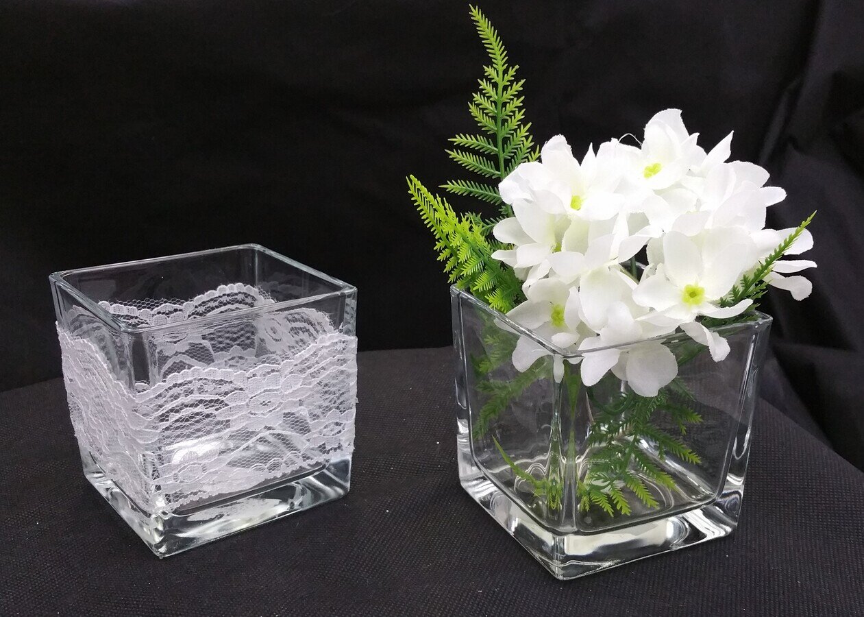 Kleine 4-eckige Vase aus Klarglas #MIETE#