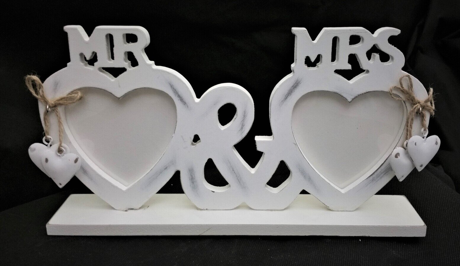 "Mr & Mrs" Schrift aus Holz mit Herzen #MIETE#