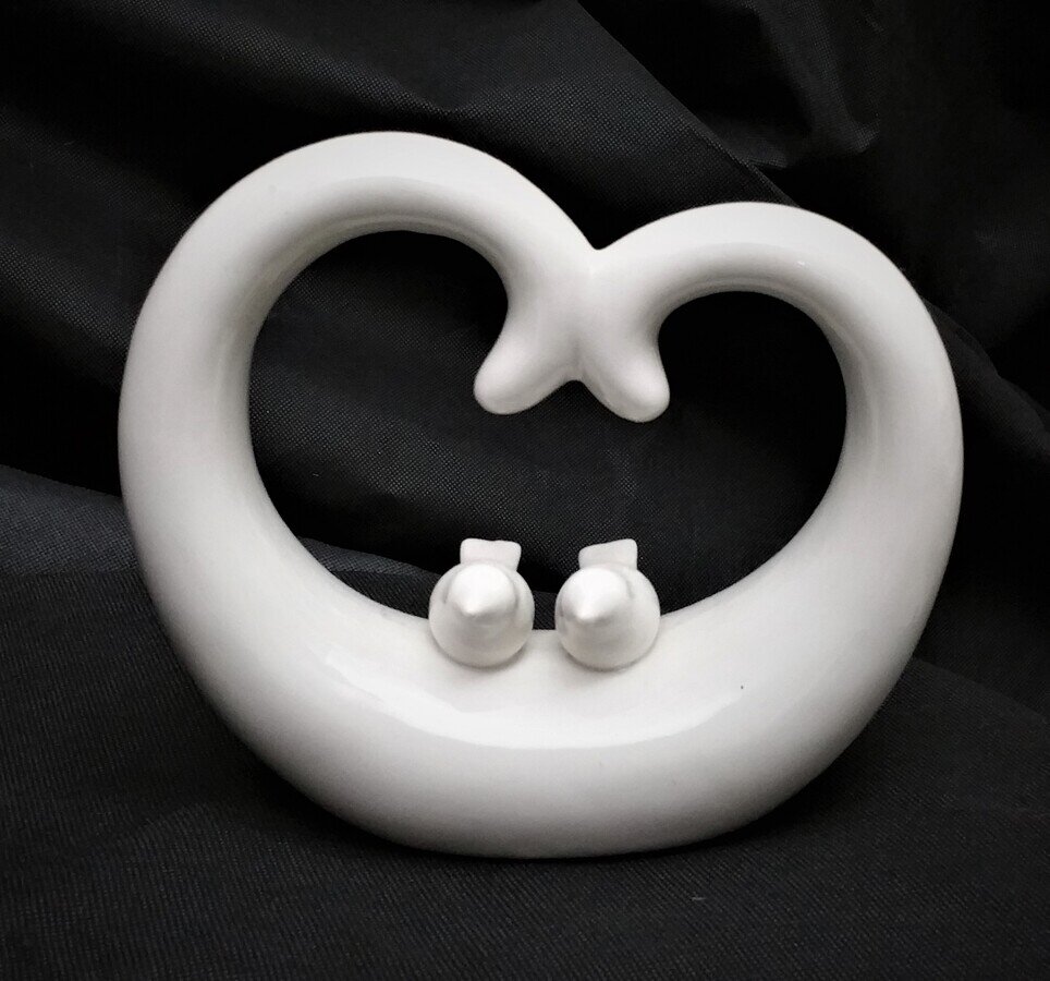 Porzellanfigur "Herz mit Tauben" in Weiss #MIETE#
