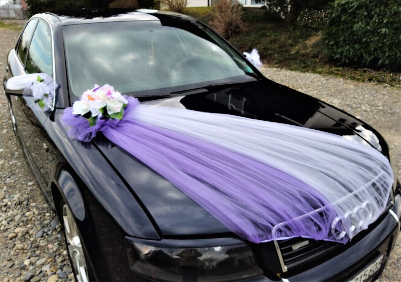 Autodekoration in Weiss-Lila #MIETE#