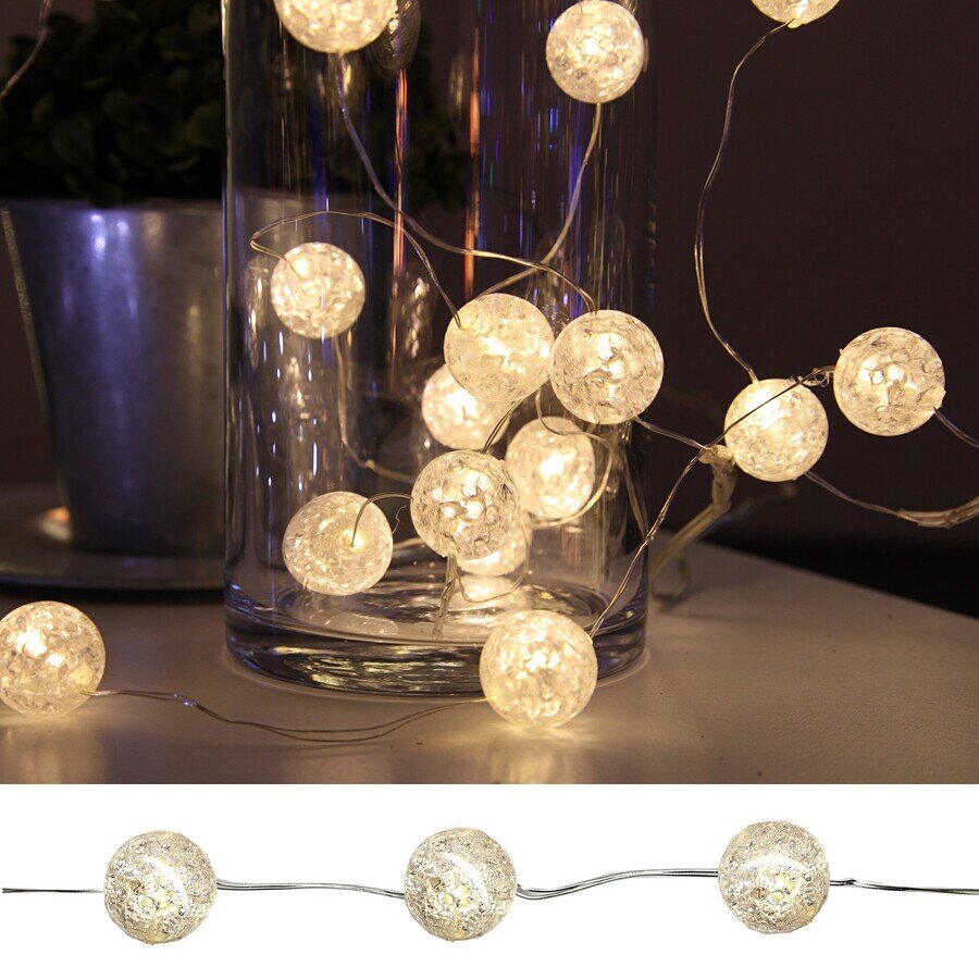 Lichterkette mit kleinen Cotton-Kugeln #MIETE#