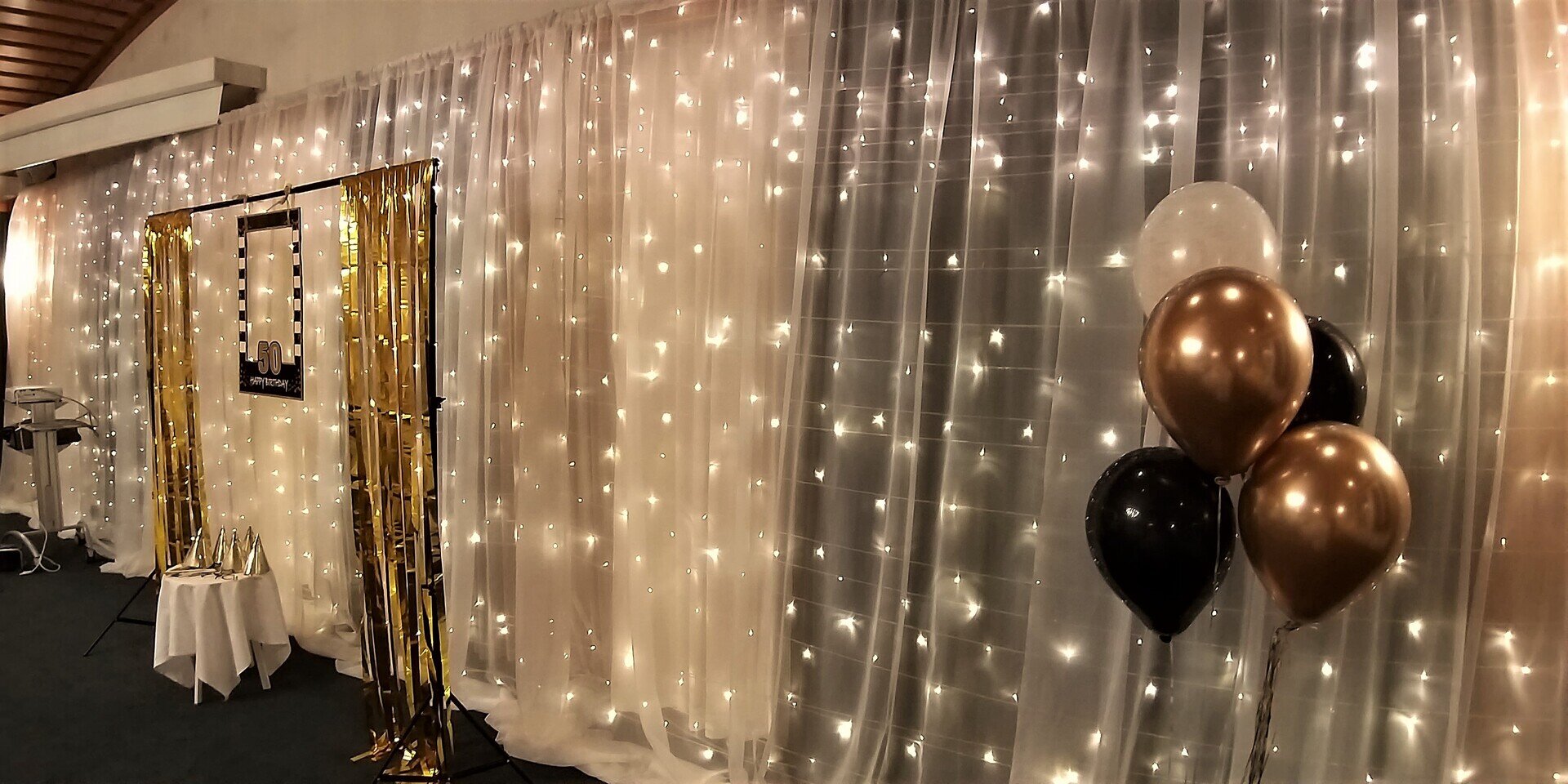 Lichterketten-Wand in Warm-Weiss #MIETE#
