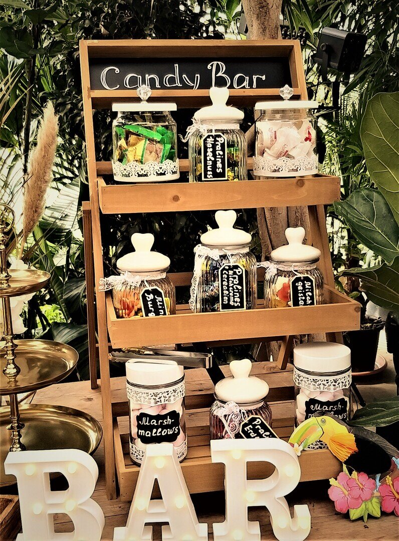 Mittelgrosse Candy Bar in Treppenform #MIETE#