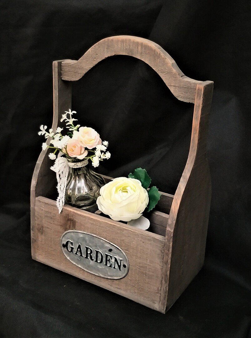 Vintage Holzkiste mit Metallschild "Garden" #MIETE#